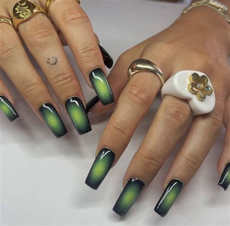 Emerald Green Aura Fade Nails - emerald green aura nails airbrush fall aesthetic