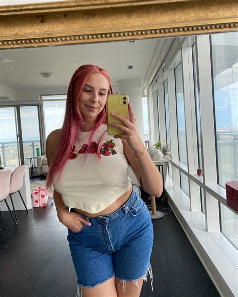 Hailey Wings (@redheadhaileyyy) • Instagram photos and videos