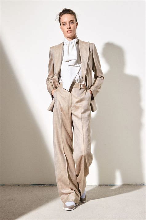 Kiton Spring 2020 Ready-to-Wear Fashion Show | Vogue | Ready to wear ...