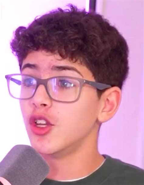 Brother destroys OnlyFans influencer sister after she criticizes him