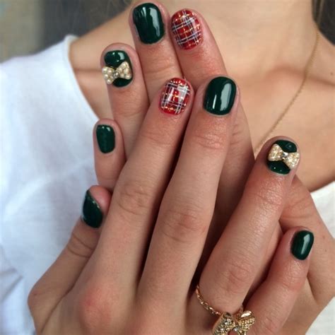 G Hannelius Blue, Navy Blue, White Nail Art Nails | Steal Her Style
