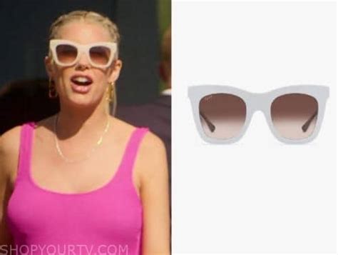 Selling Sunset: Season 6 Episode 8 Heather's Nude Frame Oversized ...