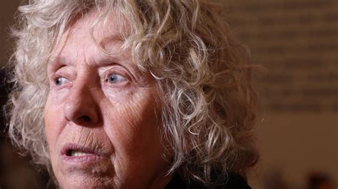 EVA POTKAČILA TANJU: "Stara je skoro kao i ja, voli da nam soli pamet"