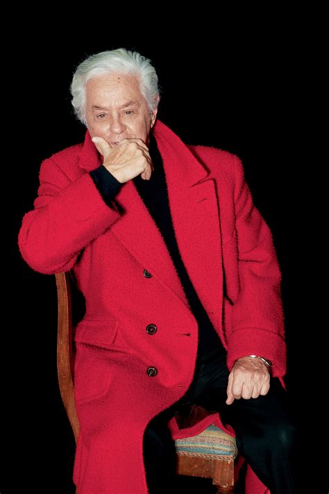 Roberto Capucci, il re degli abiti-scultura: "L'uomo ha perso l'eleganza"