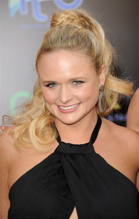 Miranda Lambert at The Hunger Games Premiere in Los Angeles – HawtCelebs