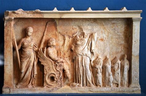 Elefsis statues - ProtoThema English