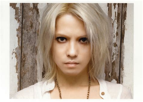 HYDE、ソロデビュー20周年を祝したリマスターコンプリートボックス『HYDE COMPLETE BOX 2001-2003』をリリース ... 