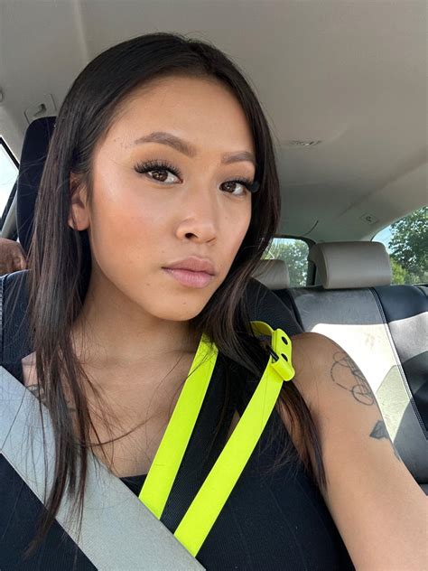 Taking a selfie first before driving away : r/selfie