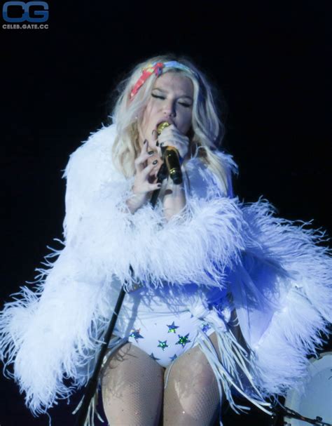 Kesha nackt, Nacktbilder, Playboy, Nacktfotos, Fakes, Oben Ohne