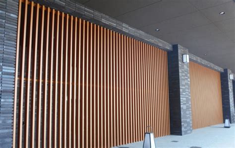 ルーバーとは？用途や素材ごとのメリットをご紹介！ - 成形伸縮目地やアルミ金物を取り扱うメーカ、白水興産株式会社
