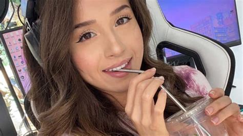 OMG! Pokimane's Lip Secret Revealed (It's Winky Lux!) - dmjlqef