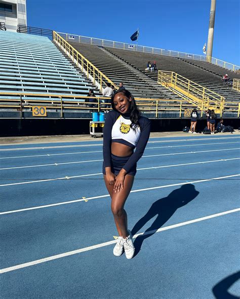 Sydney Thomas (@sydney_.thomas) • Instagram photos and videos