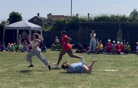 Moons Crowd Nude Katie Hannaford Mom In Thong! - Fapfappy - OnlyFans