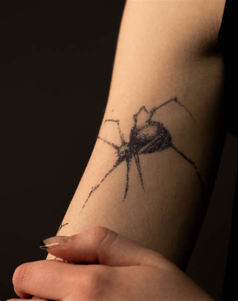 realistic spider tattoos 1