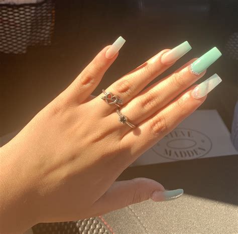 Pin by Alashia K on Nails | Green acrylic nails, Mint green nails ...