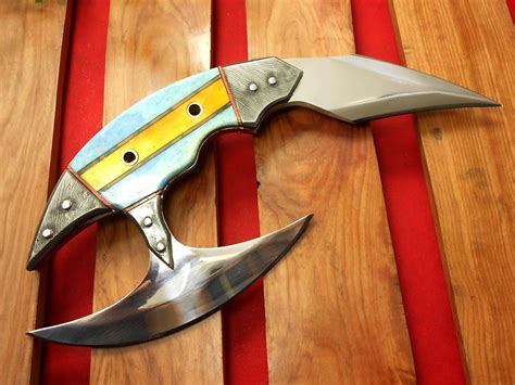 Пин на доске Damascus and J2 knives