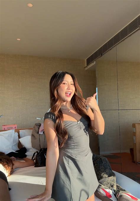 Vidéos de Jessie (@jessie.shen) au sujet de shut up and dance with me