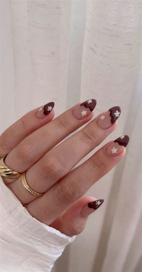 52 Cute Floral Nail Art Designs : Floral Scallop Brown Tips