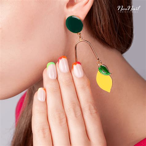 Kolorowy French - Modna stylizacja w stylu french manicure - NEONAIL