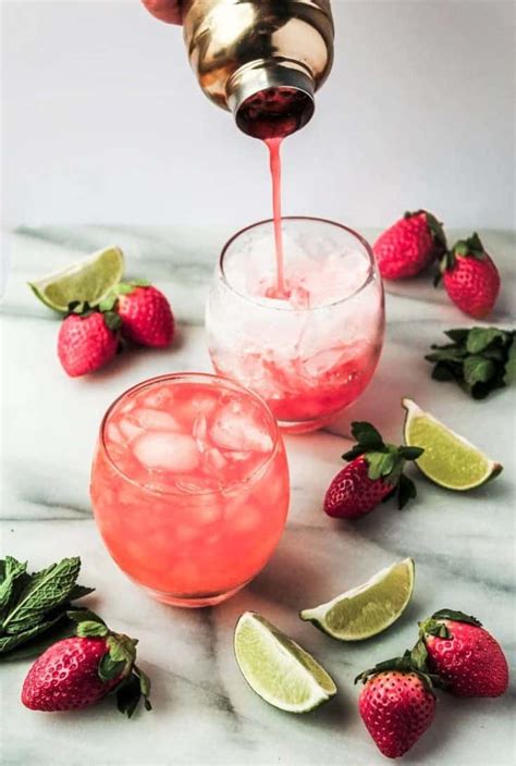 The Best Strawberry Fizz Cocktail - Bucket List Tummy