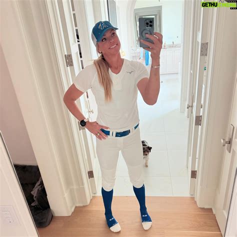Jennie Finch Wiki, Biography, Age, Gallery, Spouse and more