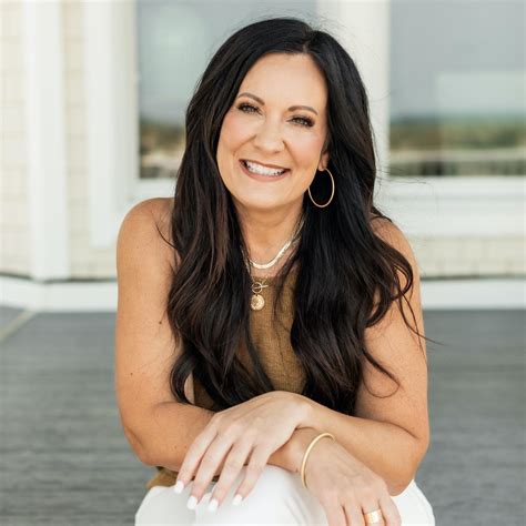 Lysa TerKeurst Headshot