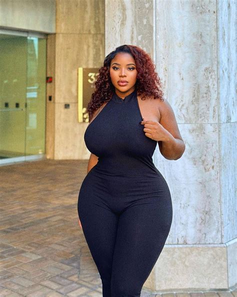 BRIANNA FRANCISCO | Simple but never basic.. @fashionnovacurve