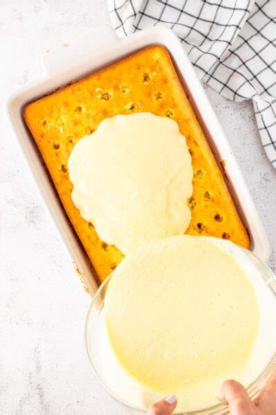 Coconut Cream Poke Cake - xoxoBella
