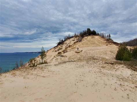 Arcadia Dunes is One of Northern Michigan's Most Rewarding Hikes