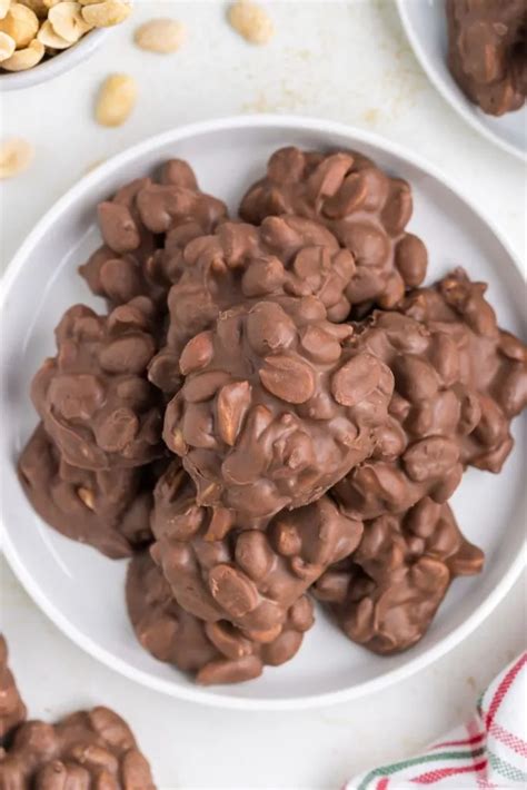 easy crockpot candy clusters semi homemade kitchen