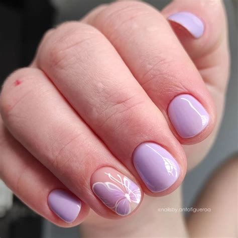 31 Simple Cute Butterfly Nails - Sparkling Boy Ideas