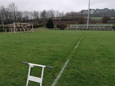 Insolite : quand un employé municipal rugbyman va tracer un terrain de