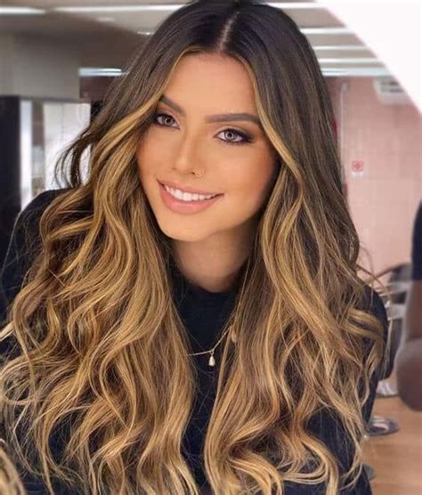 Morena Com Cabelos Com Luzes - Luzes em Morenas – 99 Ideias de Cabelos e Tons Espetaculares! | Cabelo ...