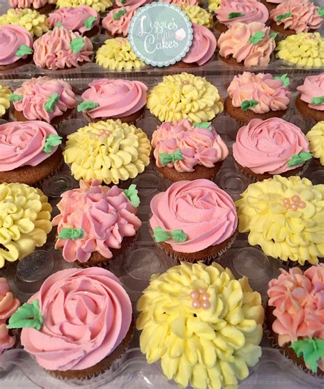 Buttercream flower cupcakes! | Buttercream flowers cupcakes, Flower ...