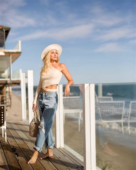 Alyssa Julya Smith's feet