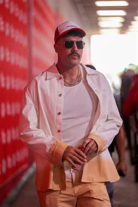 Travis Kelce sparks trolling over 'dipped tea bag' outfit at Chiefs