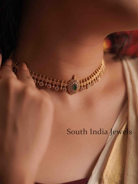 Imitation Sleek Stone Flower Choker