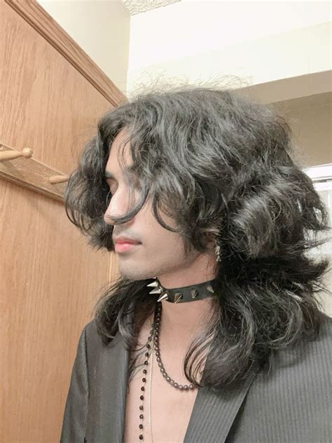 wolf cut for wavy hair 4