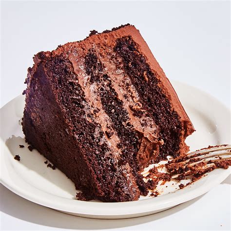 Blackout Cake: Indulge in the Ultimate Decadent Dessert – CakePedia