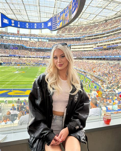 Ashly Schwan | DO U RLY THINK I BOUGHT THESE KNOCKERS FOR NOTHING?! 🤑