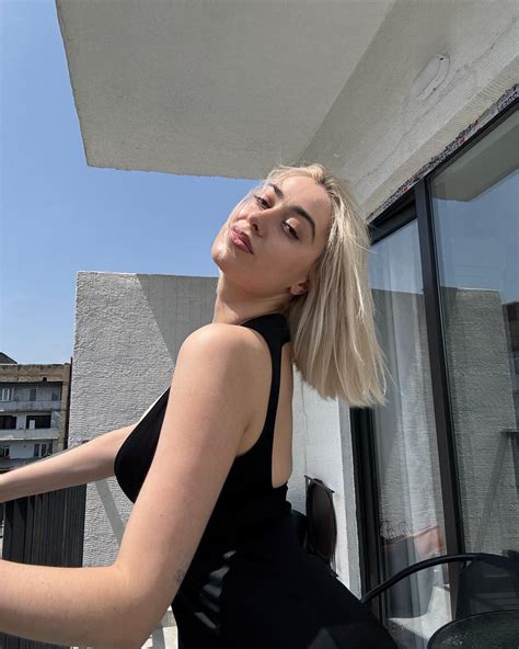 Tsvetana | This is how I enjoy my morning coffee, in a sexy outfit 😉