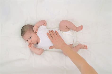 Barriga Bebe Inchada - Tu bebé: por qué tiene la barriga hinchada y grande