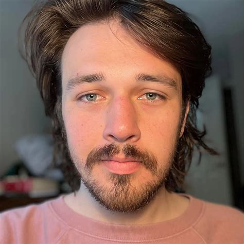 Critics worry that look up people websites violate personal privacy 22