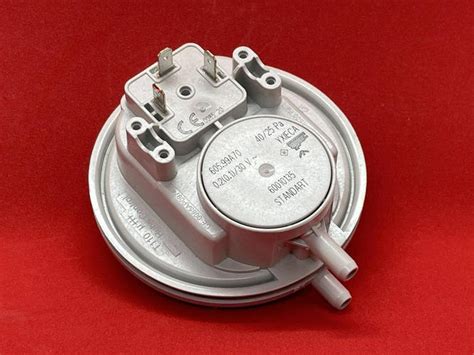 Прессостат Huba Control 40/25 Ра - Demrad Atron H24/Nepto HKT2 24 ...