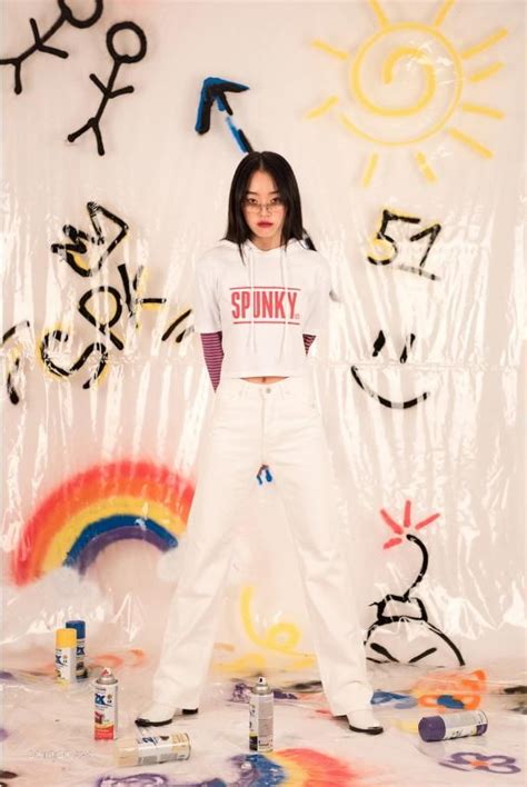 ambre abellan adli kullanicinin shooting photo amblem panosundaki pin