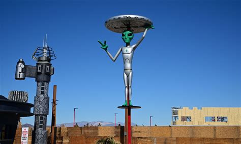Why are people so fascinated with Area 51 (and what is actually there?)