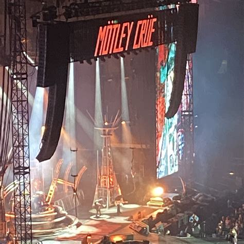 Sep 02, 2022: Motley Crue Def Leppard STADIUM TOUR 2022 - at BC Place ...