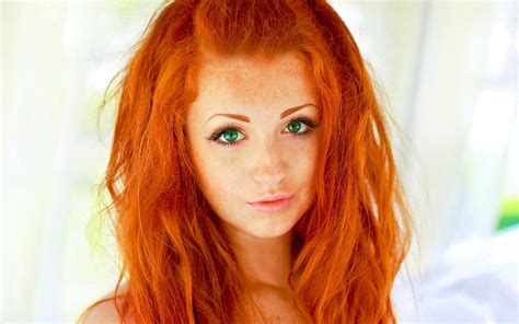 Red hair, green eyes. : FreckledGirls