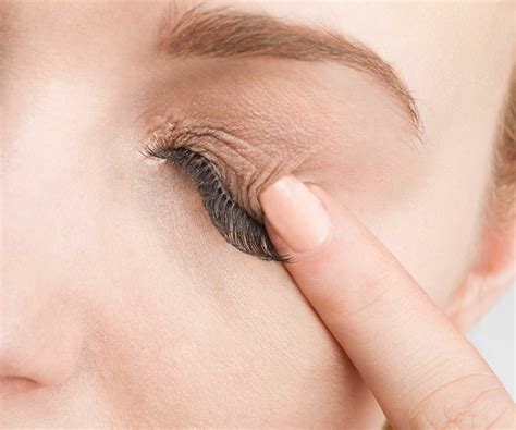 Como Fazer O Olho Parar De Coçar - Afinal, coçar os olhos faz mal? Entenda! - Olhar Certo Clínicas ...