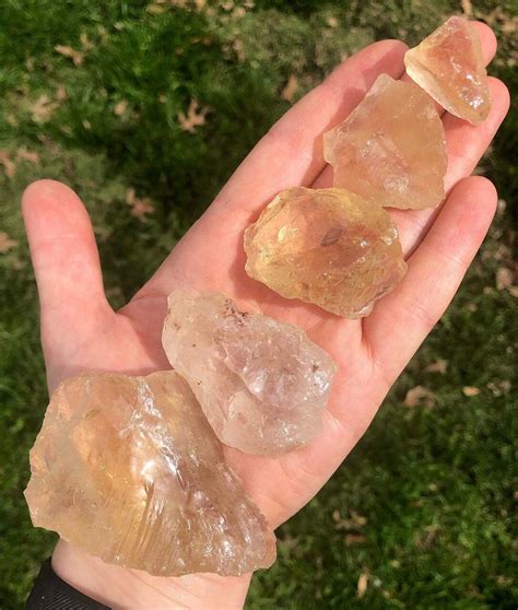 raw citrine gemstone
